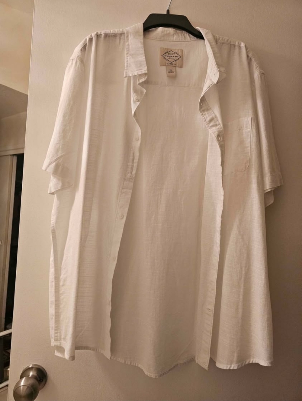 New mens size XXL st John's bay classic fit dress shirt (100% cotton)